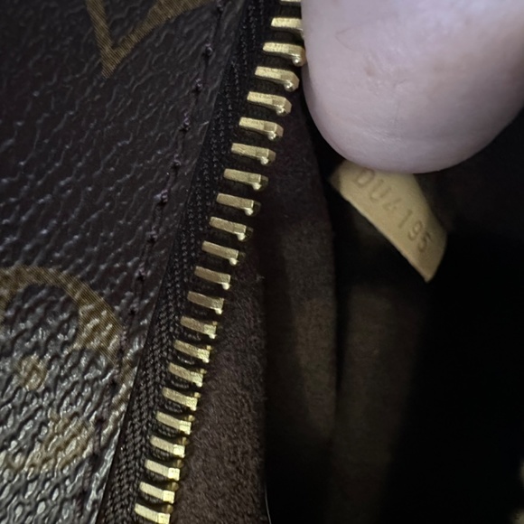 Louis Vuitton Pochette Metis - Picture 16 of 17